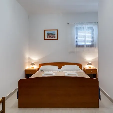 아파트 Family Friendly Seaside Kozino, Zadar - 5756 돈제페트레케인