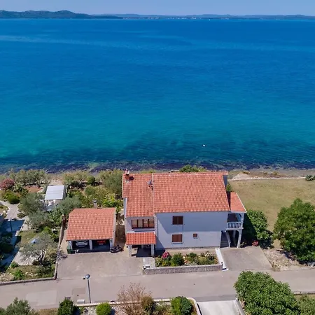 아파트 Family Friendly Seaside Kozino, Zadar - 5756 돈제페트레케인