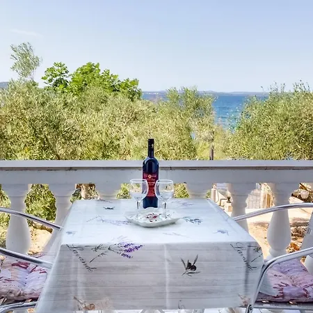 아파트 Family Friendly Seaside Kozino, Zadar - 5756 돈제페트레케인