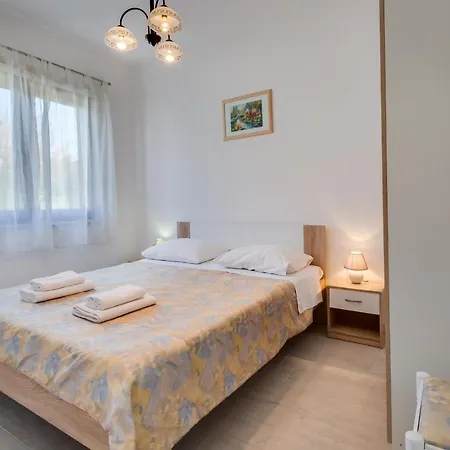 Family Friendly Seaside Kozino, Zadar - 5756 *