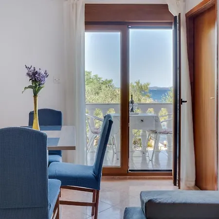 아파트 Family Friendly Seaside Kozino, Zadar - 5756 돈제페트레케인