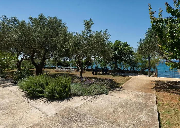 Family Friendly Seaside Kozino, Zadar - 5756 Apartmán Petrcane