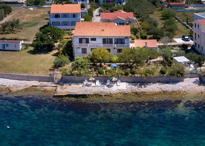 Family Friendly Seaside Kozino, Zadar - 5756 Apartmán Petrcane