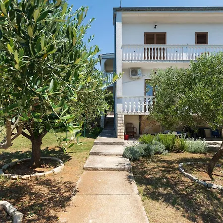 Family Friendly Seaside Kozino, Zadar - 5756 Apartment Petrčane