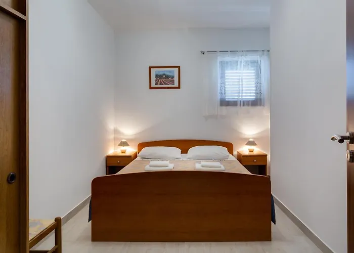 Appartement Family Friendly Seaside Kozino, Zadar - 5756 Petrcane
